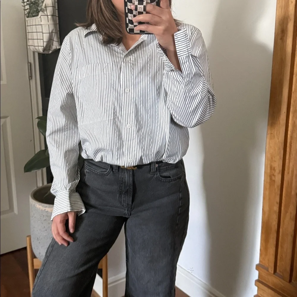Lafayette 148 New York Buttoned Front Greyson Relaxed Striped Shirt. L - Picture 10 of 12